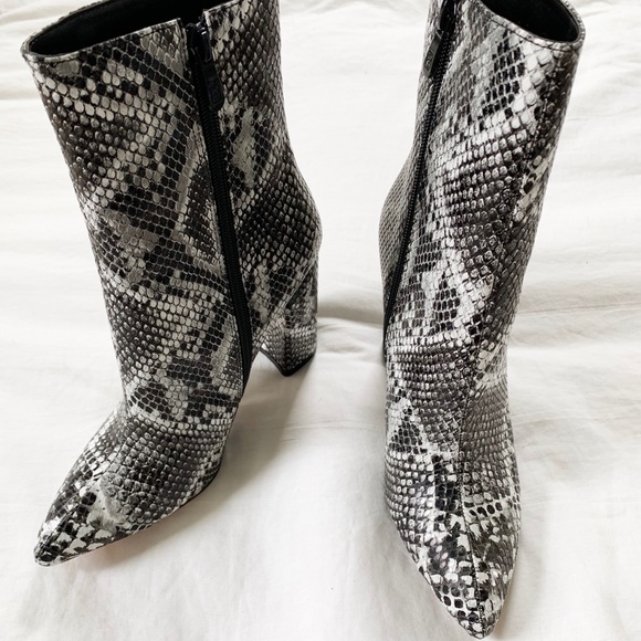 Snake High Point Ankle Boot - Size 8 - Picture 5 of 6